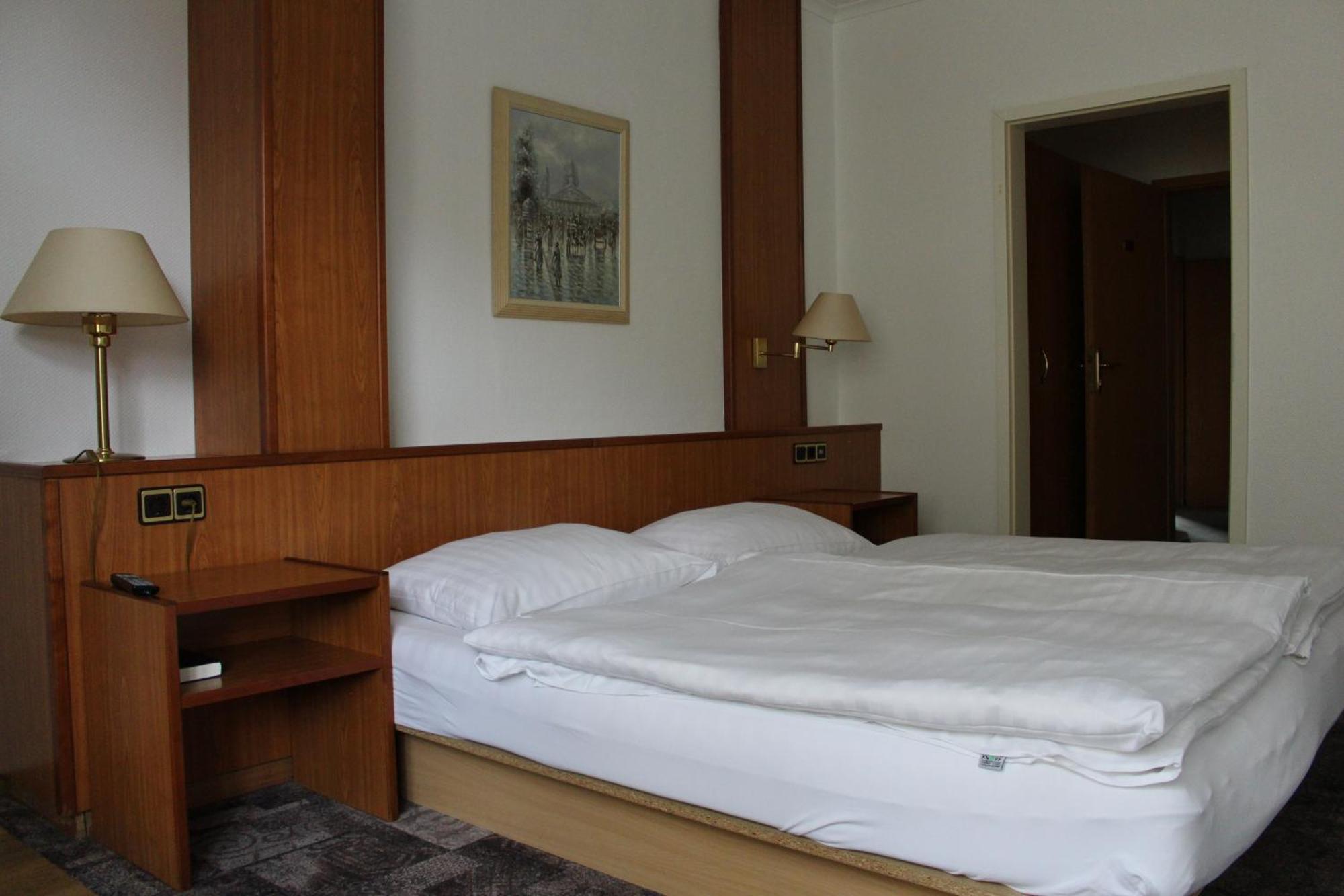 Hotel Zur Post Neubruchhausen Екстер'єр фото