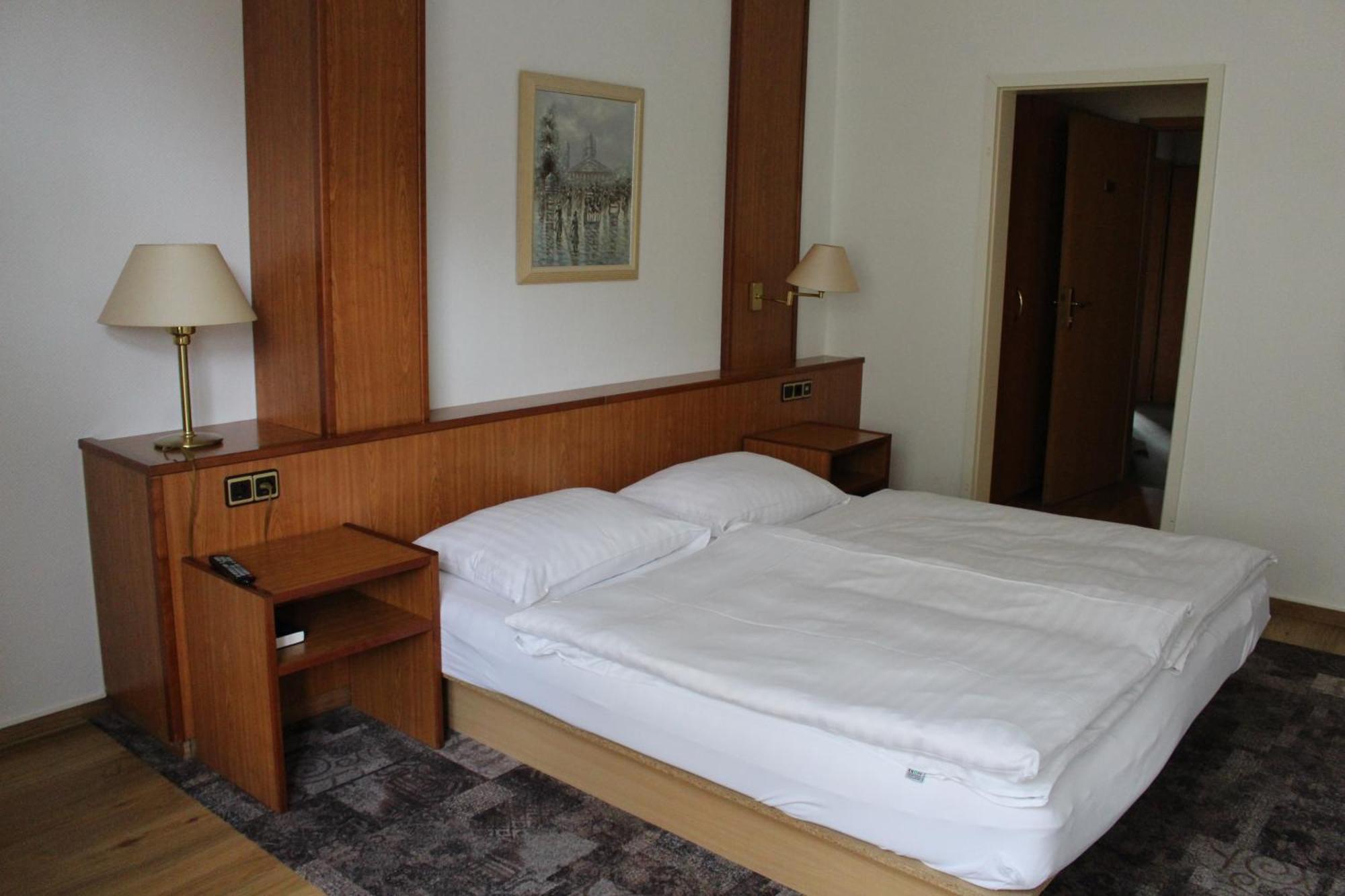Hotel Zur Post Neubruchhausen Екстер'єр фото
