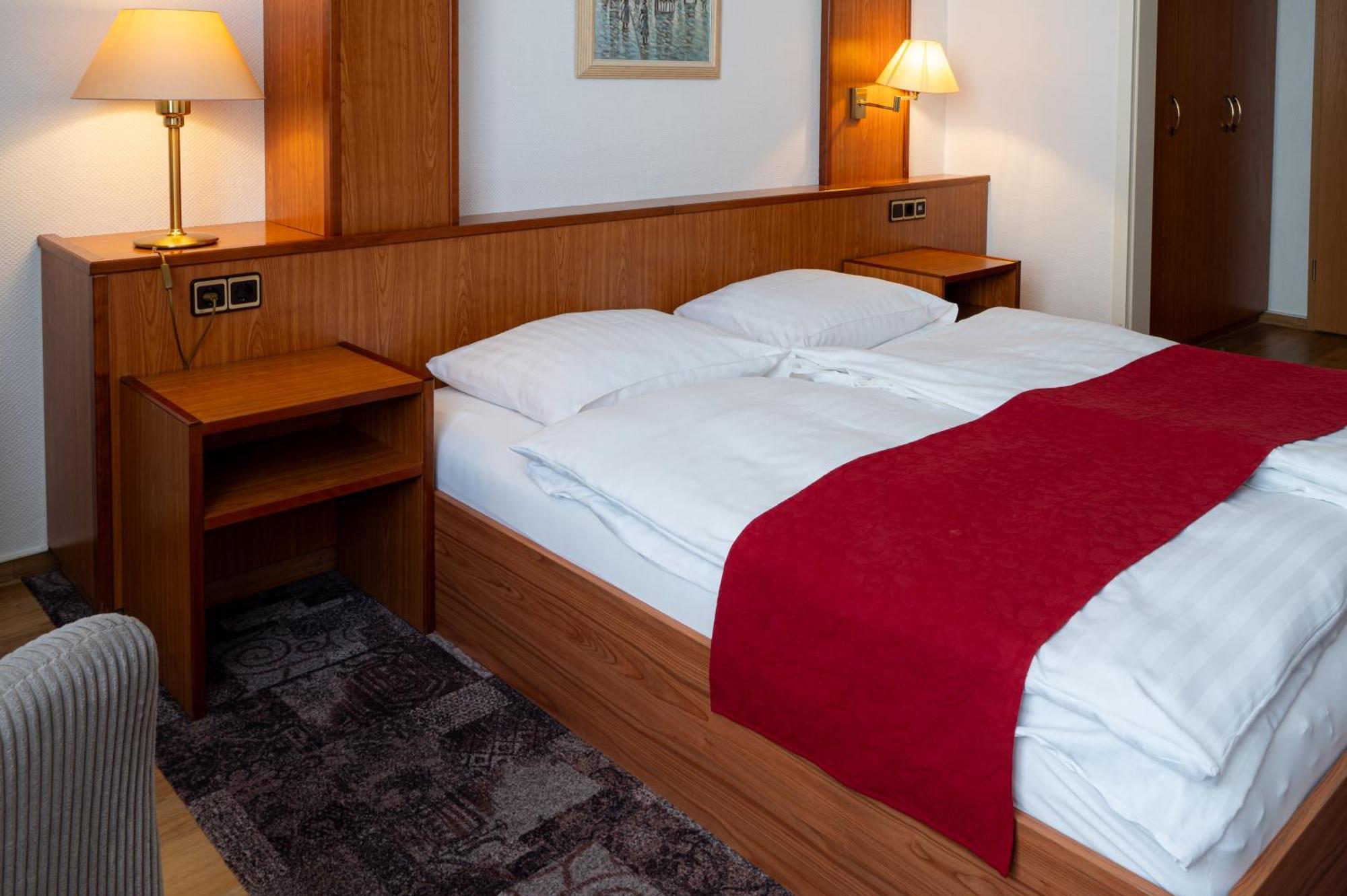 Hotel Zur Post Neubruchhausen Екстер'єр фото